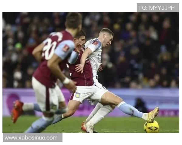 卡拉沃沃对决大学体育精彩赛事分析与战术探讨